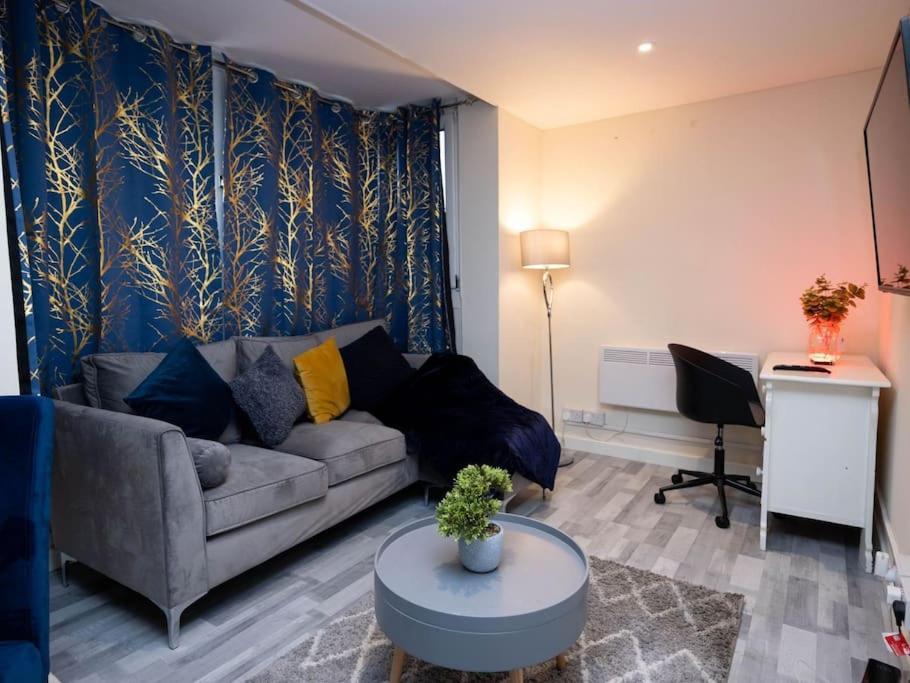 1 Bedroom-Sofabed-Worktable-4-Wifi-Parking Λονδίνο Εξωτερικό φωτογραφία